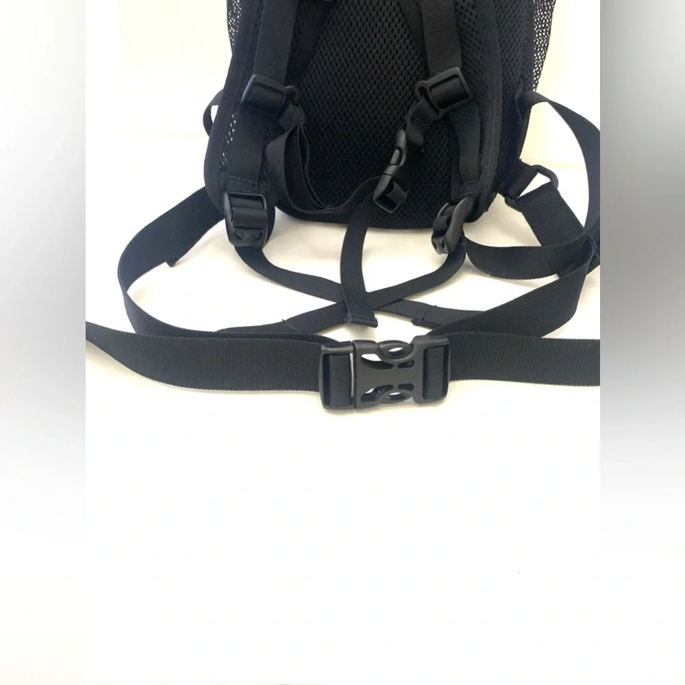 North Face UNISEX Black Flight DayPack/Backpack/Hydration Pack